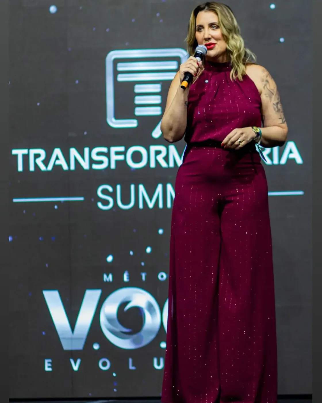 Fiorella Pomar palestrando no Transformatória Summit